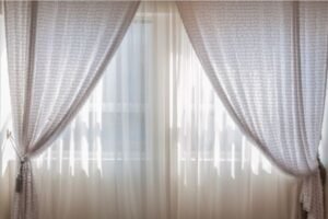 Cortinas sob medida: como criar uma solução personalizada para cada ambiente